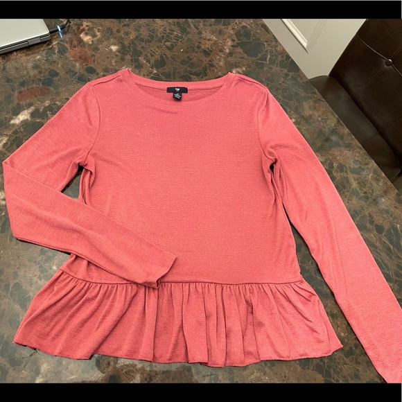 Coral long sleeve peplum top - Picture 2 of 4